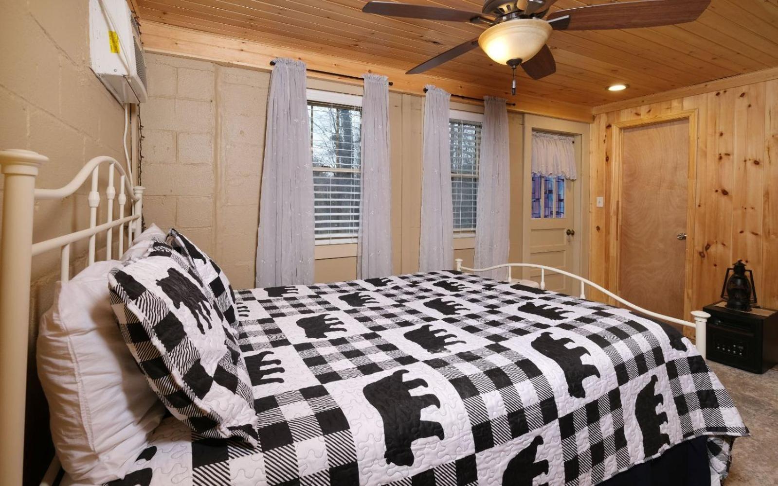 Karens Cozy Cottage แกตลิงเบิร์ก ภายนอก รูปภาพ