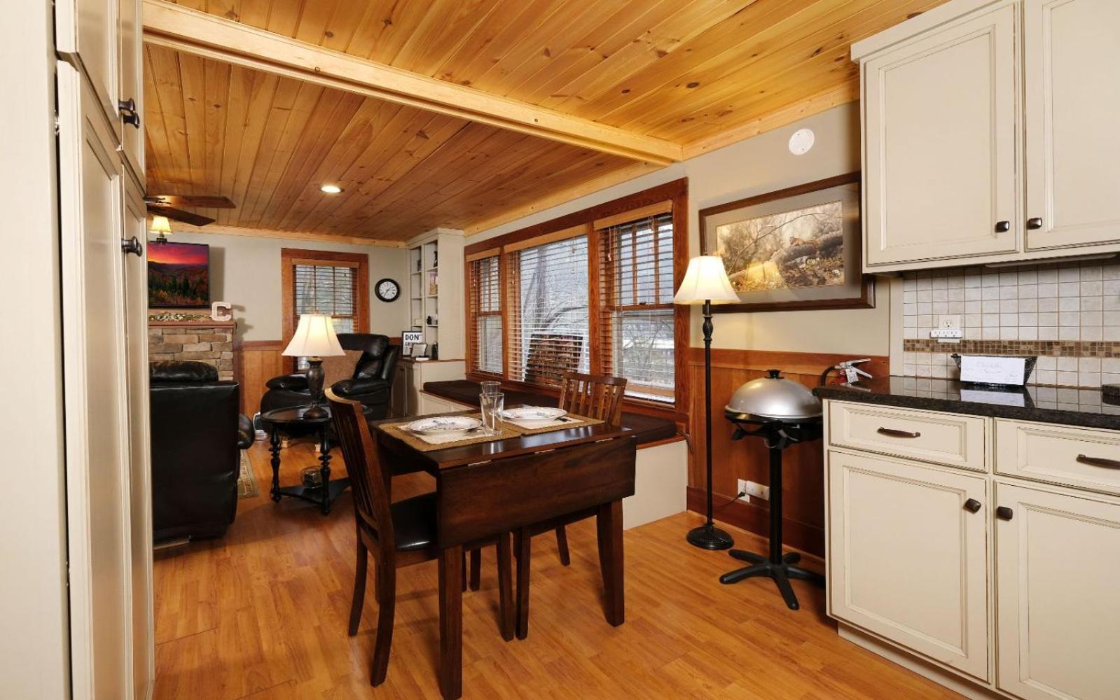 Karens Cozy Cottage แกตลิงเบิร์ก ภายนอก รูปภาพ