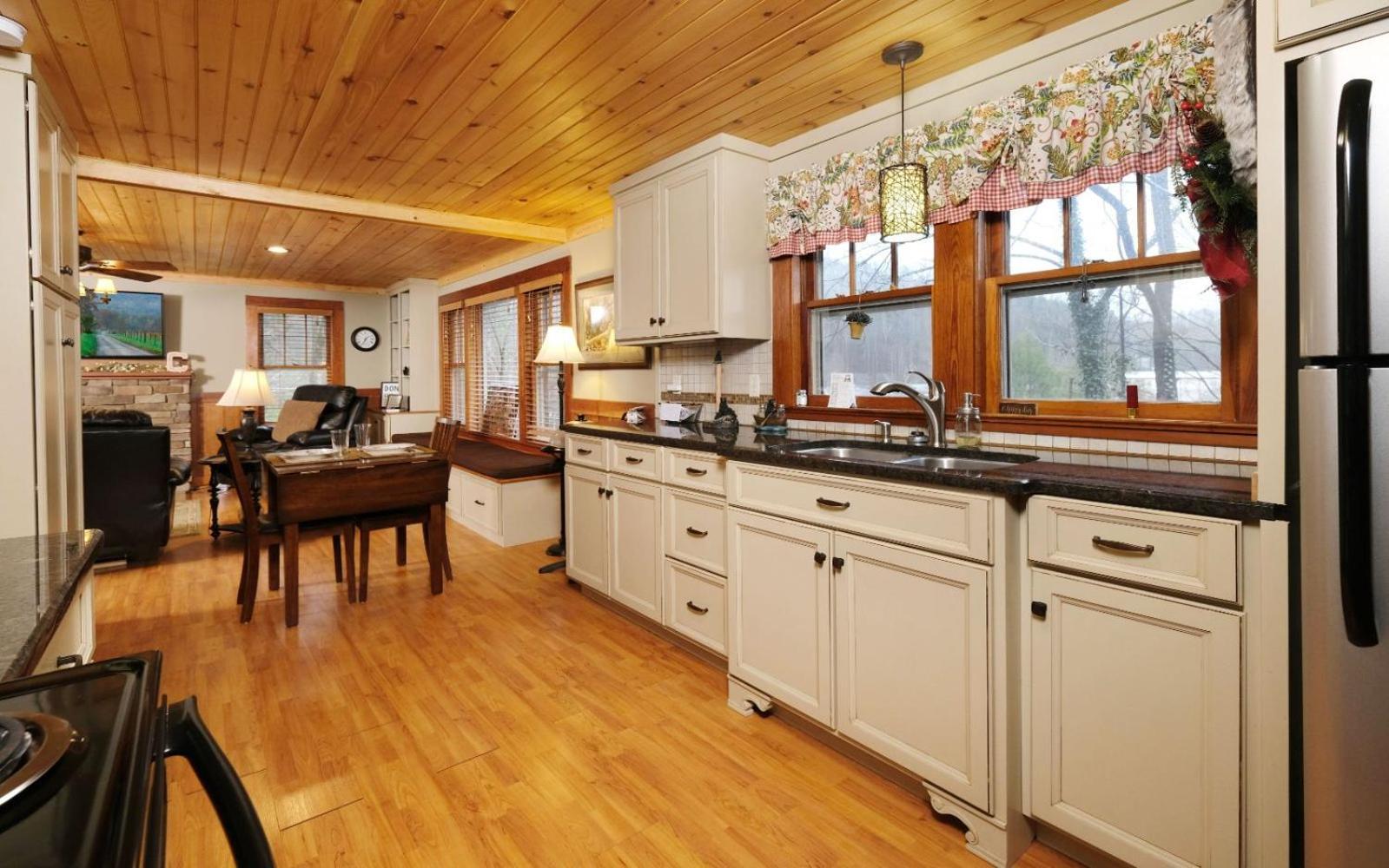 Karens Cozy Cottage แกตลิงเบิร์ก ภายนอก รูปภาพ